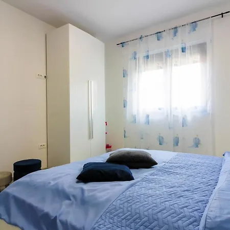 Holiday home Mit Privatpool Fuer 8 Personen Ca 170 Qm In Pula, Istrien Istrische Riviera Pula